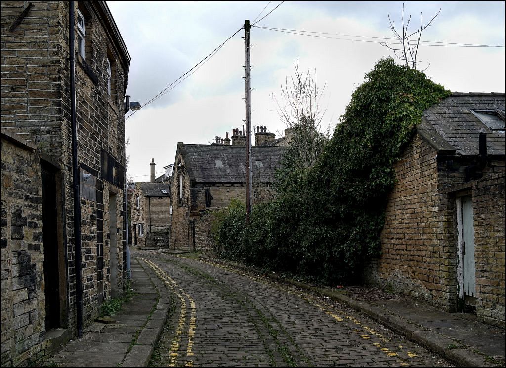 Lane off Melbourne Place Bradford 2022